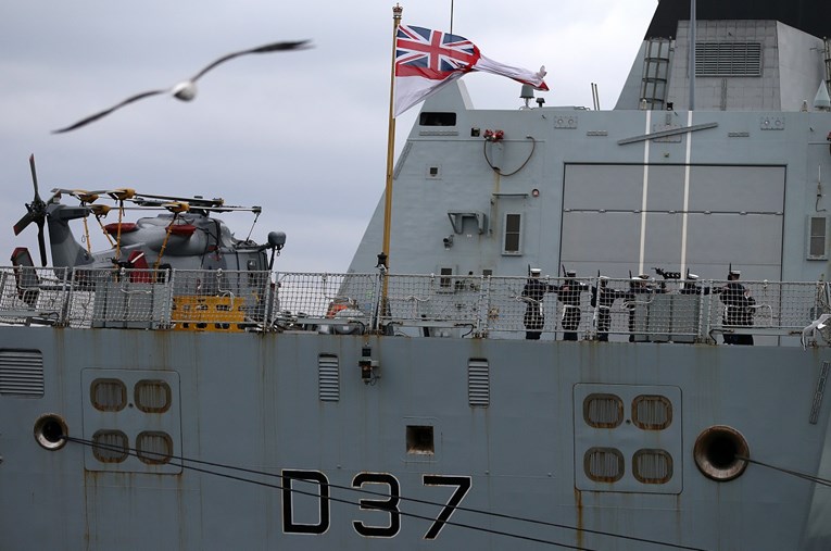 Britanci šalju ratni brod u Perzijski zaljev zbog iranske prijetnje tankerima