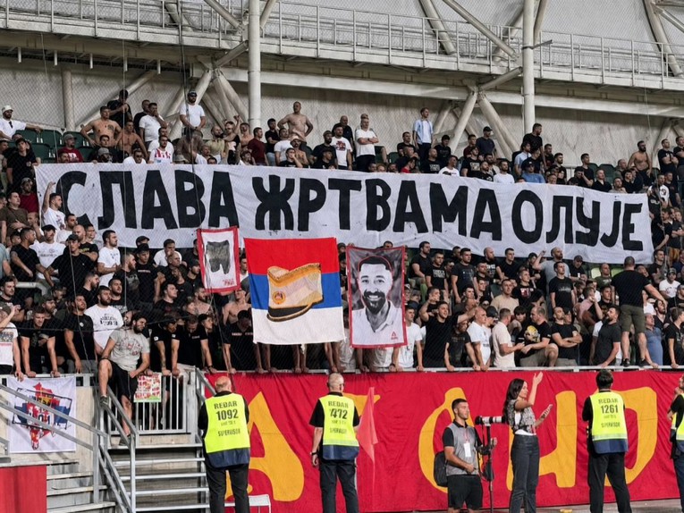 Pogledajte transparent navijača Crvene zvezde povodom Oluje