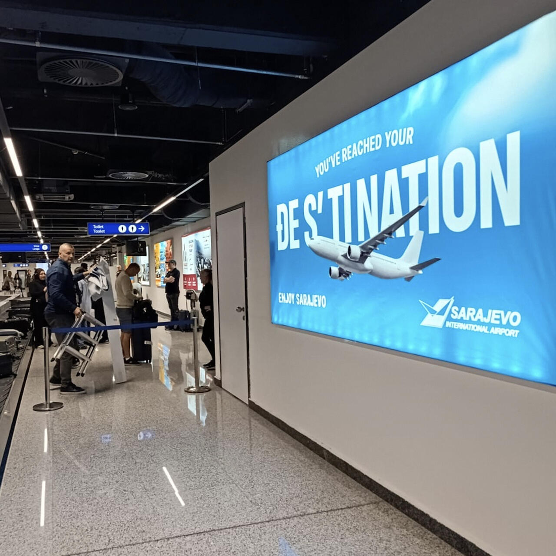 Genijalna kampanja na sarajevskom aerodromu: "Đe s'tination"