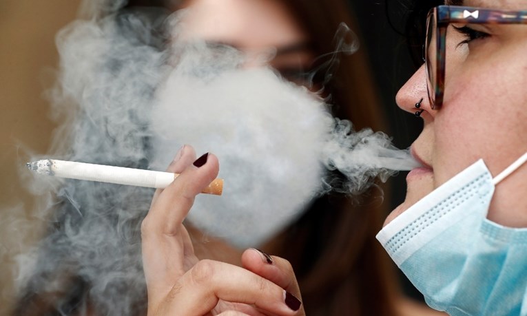 Evo zašto biste u pandemiji definitivno trebali prestati pušiti