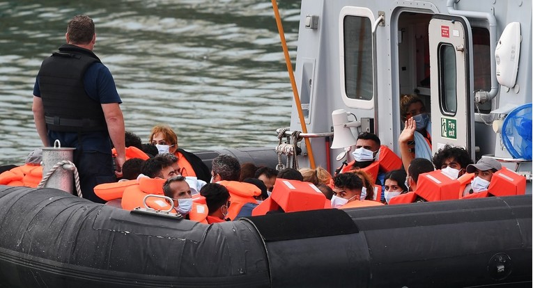 Britanija će znanstvenim metodama utvrđivati dob tražitelja azila