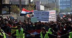 Tisuće prosvjednika okupilo se pred američkom ambasadom u Bagdadu