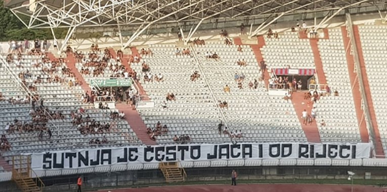 Torcida Thompsonovim citatima poslala poruku igračima Hajduka