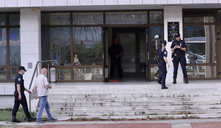 Dojave o bombama u Splitu lažne, policija traži žensku osobu