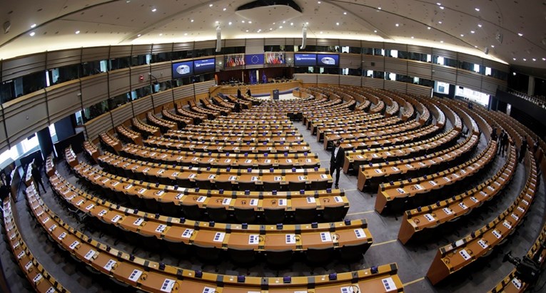 Europski parlament poziva poljsku vladu da ženama osigura pravo na siguran pobačaj