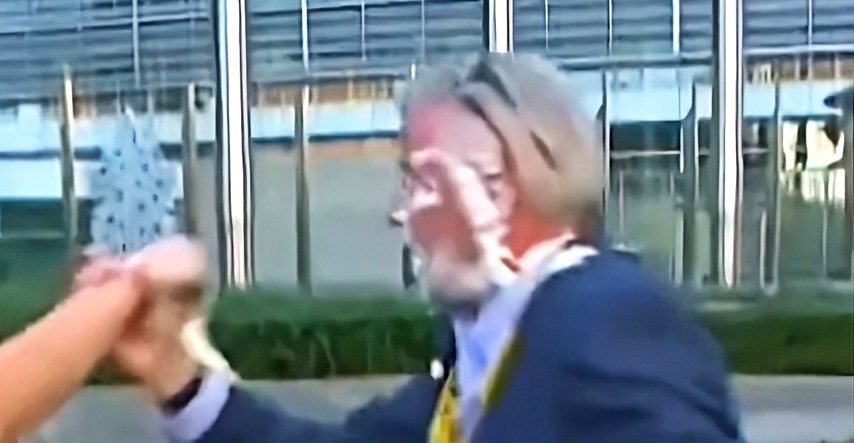 VIDEO Šefu Ryanaira dvije klimatske prosvjednice nabile tortu u glavu