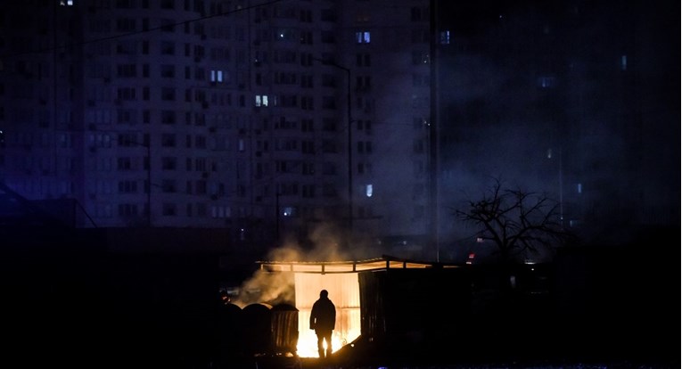 Milijuni Ukrajinaca su bez struje. Ima li Rusija pravo uništavati električnu mrežu?