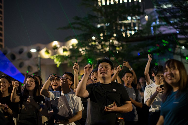 Američki diplomati u kontaktu sa studentskim vođama prosvjeda u Hong Kongu?