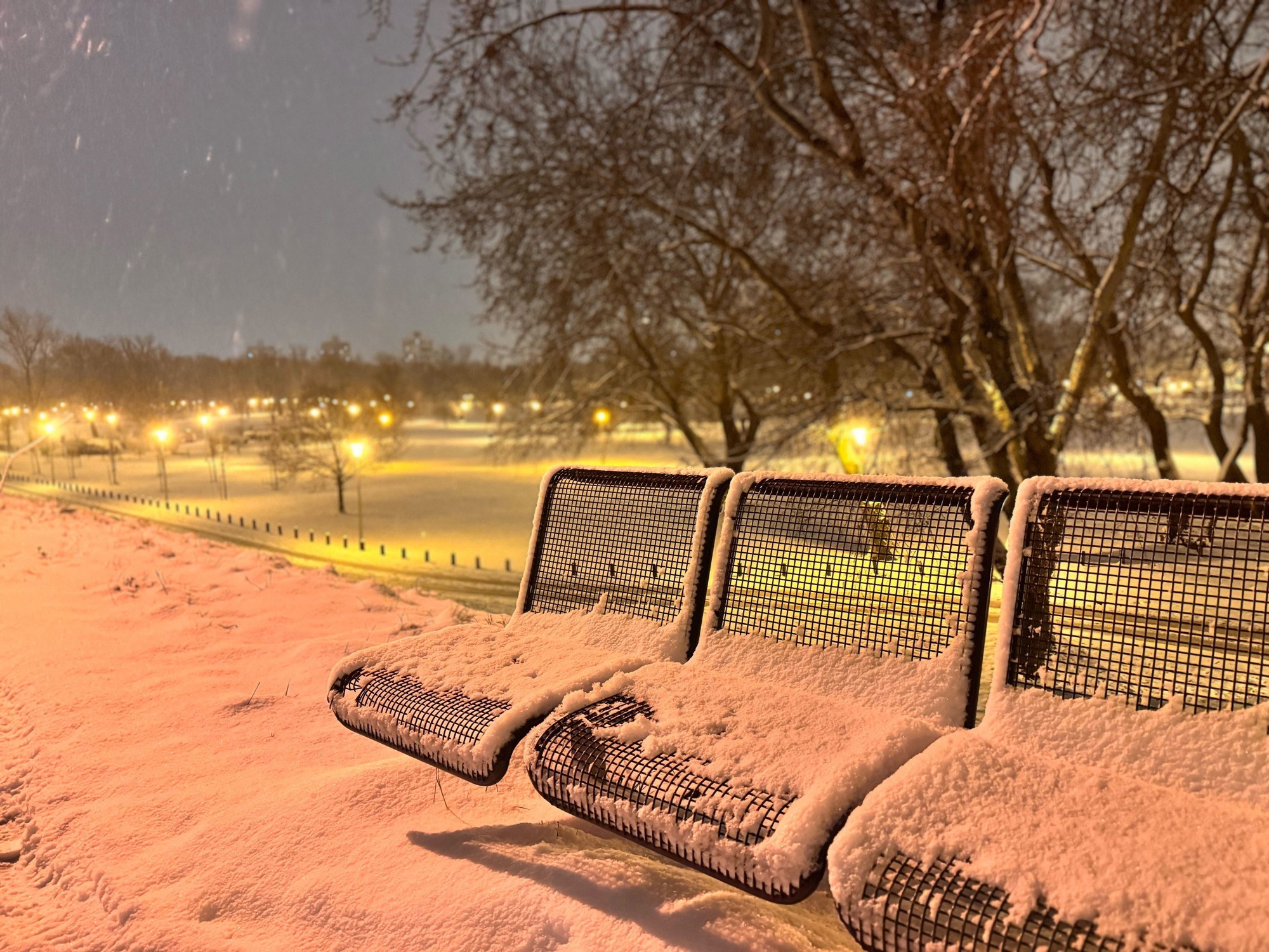 Zagreb pod snježnim pokrivačem izgleda čarobno, prošetajte s nama