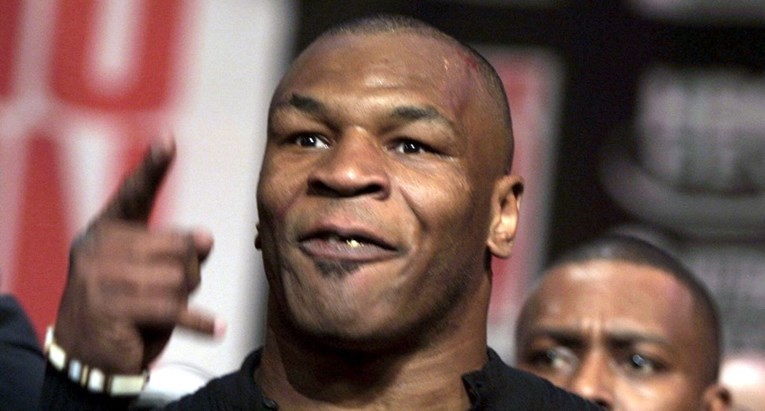 Tyson: Koristio sam umjetni penis te mokraću žene i djece