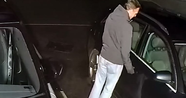 VIDEO Prijeti mu zatvor jer je "ovisan o diranju kvaka automobila“