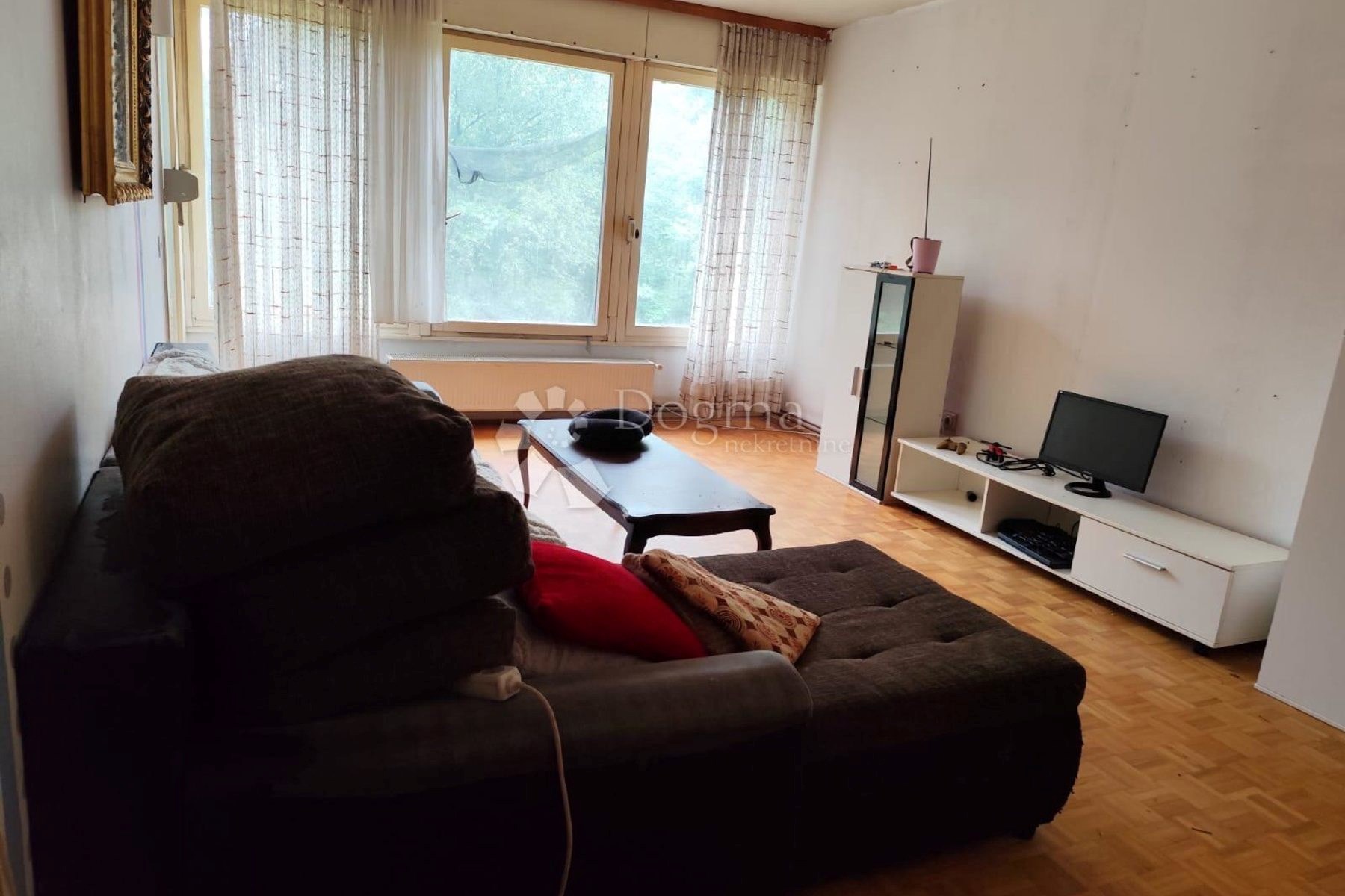 Na prodaju kuća s privatnom plažom na rijeci Mrežnici