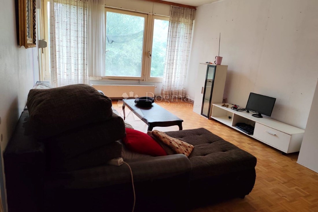 Na prodaju kuća s privatnom plažom na rijeci Mrežnici