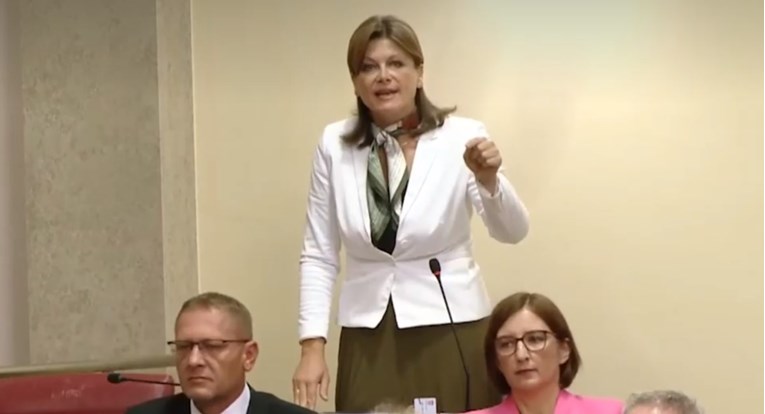 VIDEO Vidović Krišto svađala se s Jandrokovićem. Dobila pet opomena, izbačena je