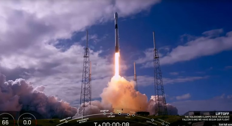 SpaceX lansirao u svemir 60 satelita za superbrzi internet