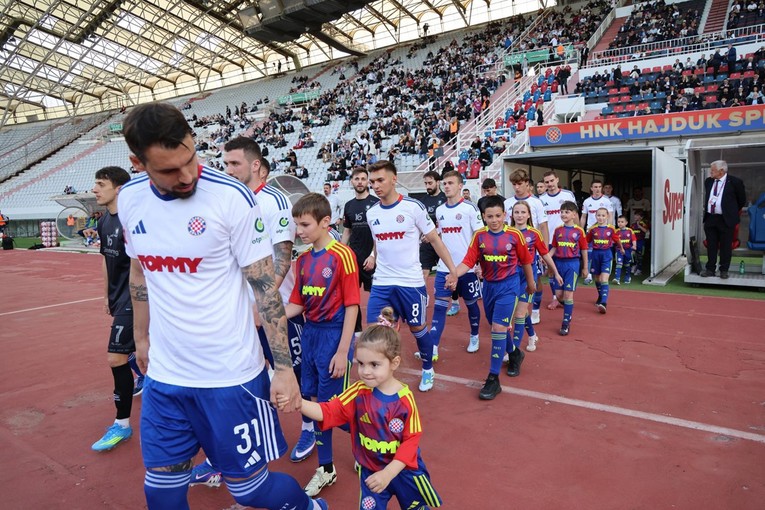Garcia protiv Osijeka bez Livaje i Krovinovića. Evo kako će izgledati sastav Hajduka