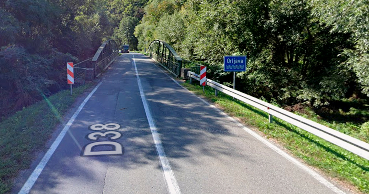 Voda se izlila na dvije ceste kod Požege