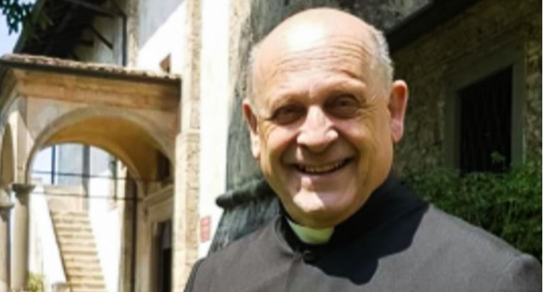 Preminuo talijanski svećenik koji je svoj respirator poklonio mlađoj osobi