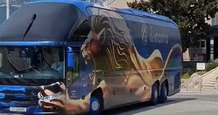 Pogledajte dolazak busa s igračima Dinama na Poljud