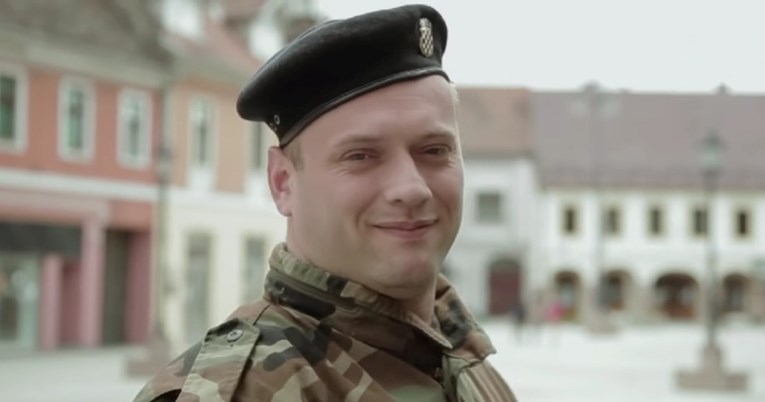 Ministar Banožić 2014. godine pojavio se u vinkovačkom spotu za pjesmu Happy