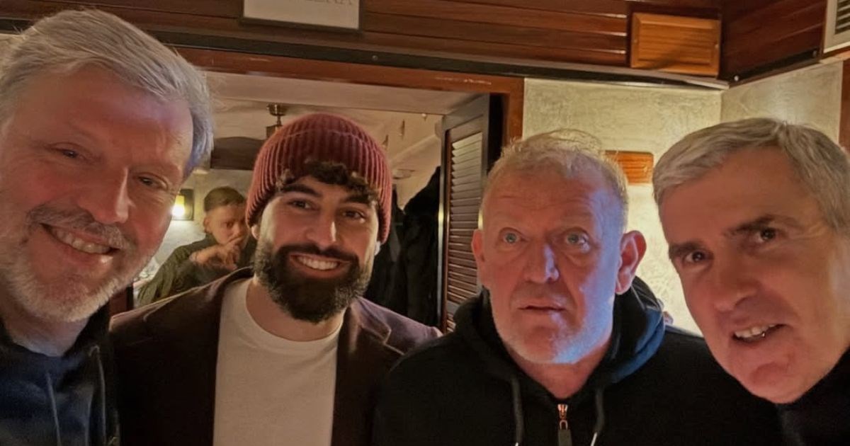 Gvardiol proveo Badnjak u centru Zagreba, osvanula fotka sa sportskim legendama