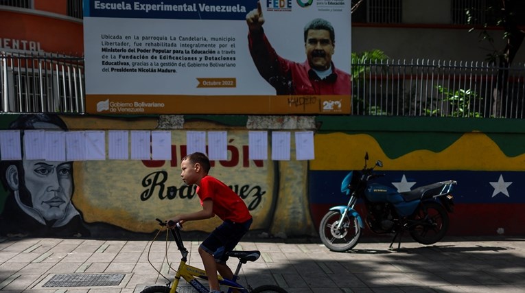 Socijalisti uvjerljivo pobijedili na izborima u Venezueli, oporba pozvala na bojkot