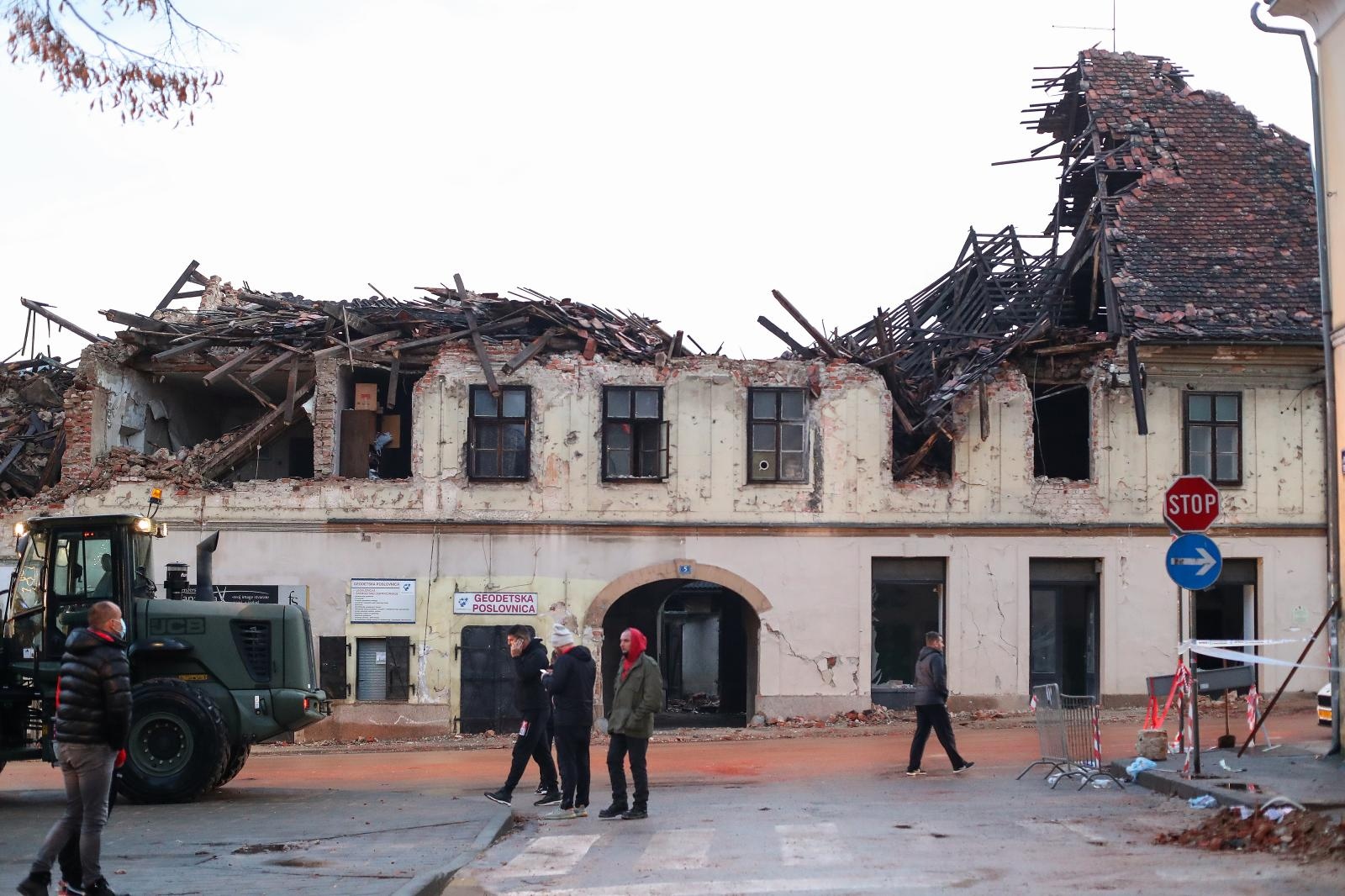 Župan: Poginuli su mladi ljudi, policajac iz Gline, ja ih znam