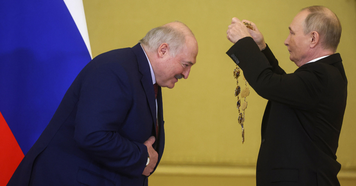 Dvolična igra diktatora: Prvo glumi mirotvorca, a onda prijeti Ukrajini