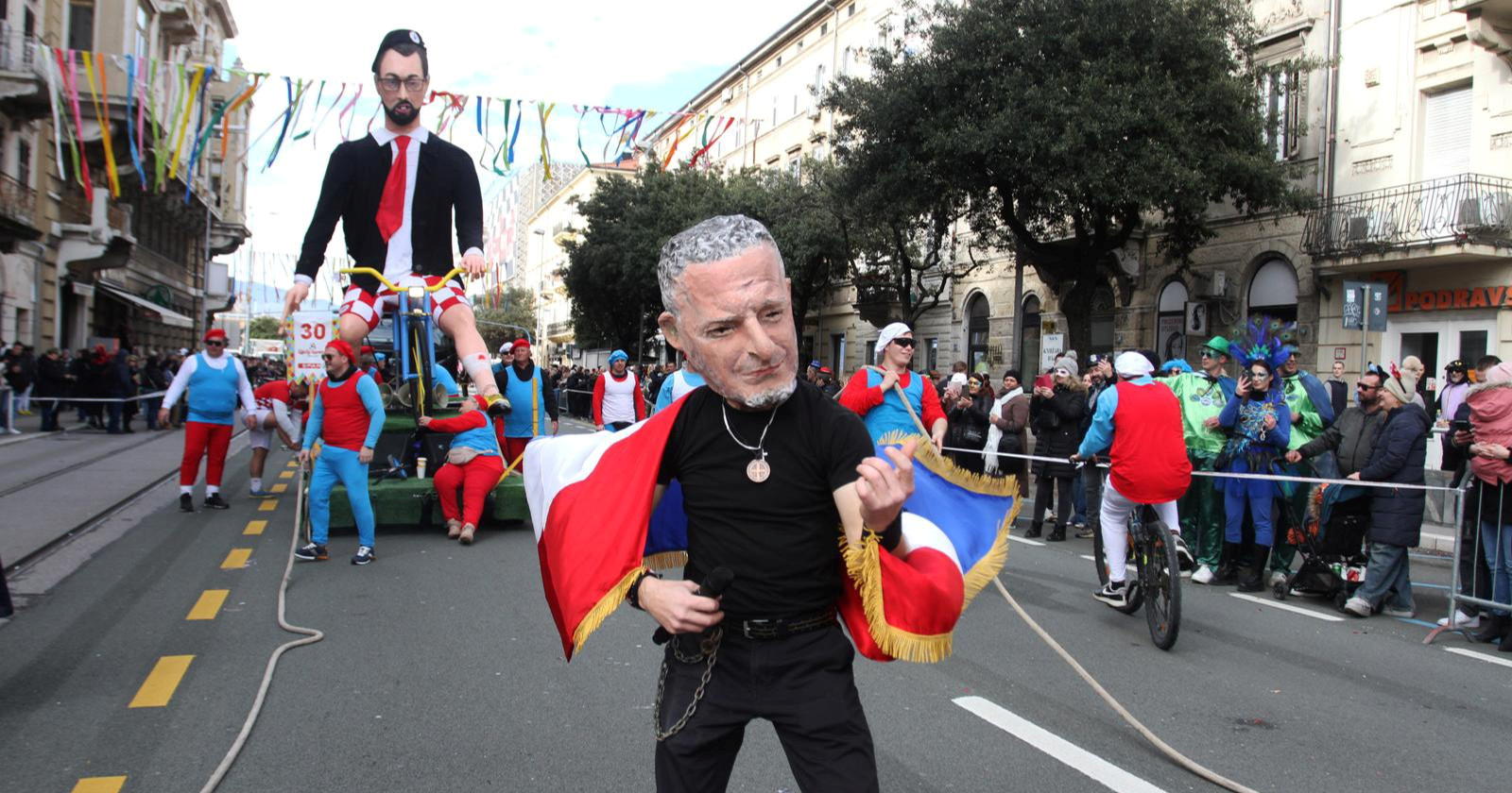 VIDEO U Riječkoj karnevalskoj povorci prošetalo 11.000 maškara