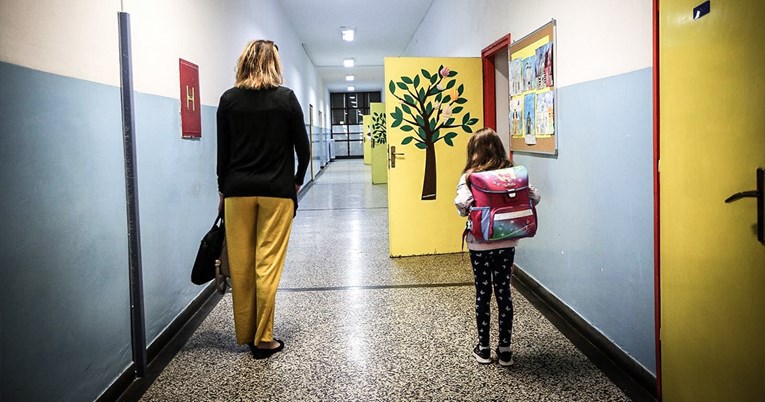 U Hrvatskoj zaraženo više od 7000 učenika, online nastava odvija se u 28 škola