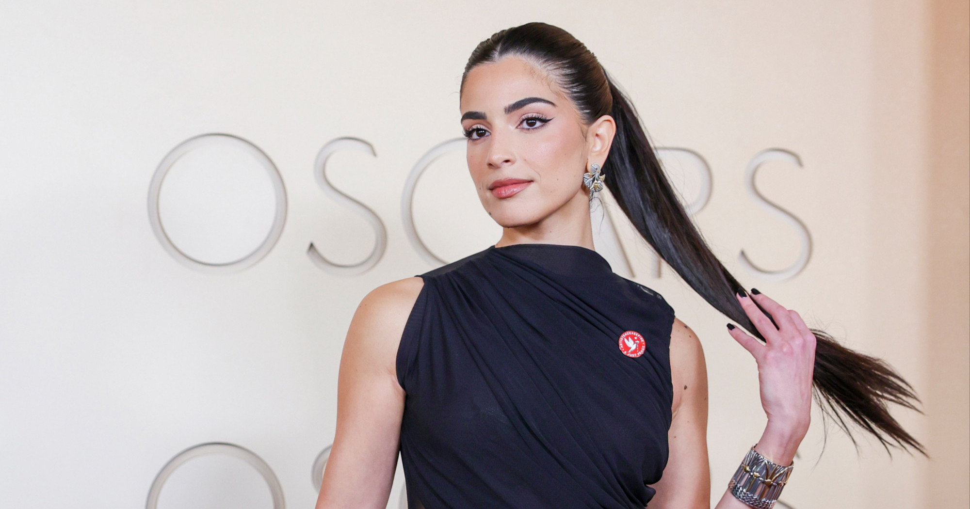 Zašto su neki na dodjeli Oscara nosili crvene bedževe?