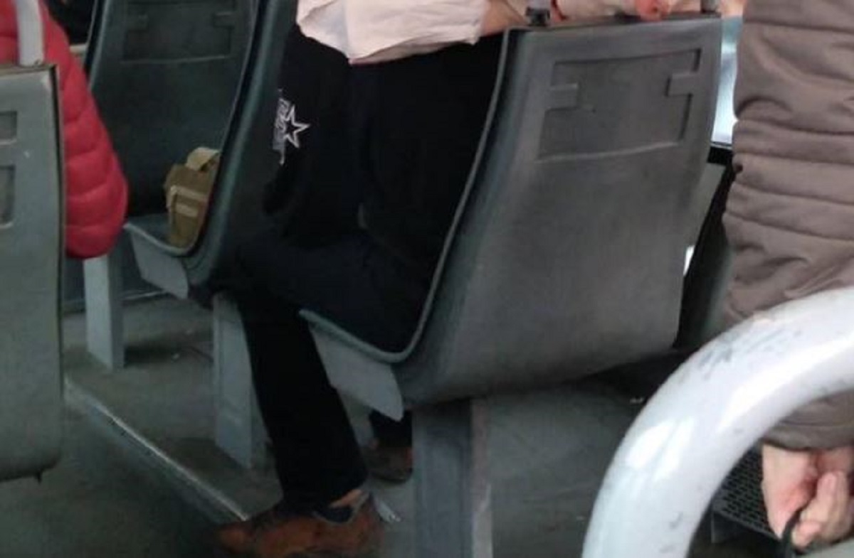 Scena iz beogradskog autobusa rastužila ljude: "Jadan čovjek i jadna životinja"