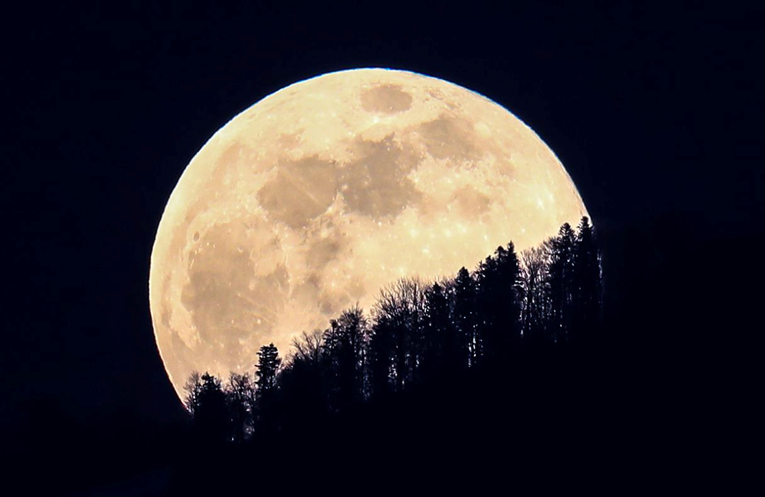 Sutra nas čeka zadnji Supermjesec ove godine. Bit će veći i sjajniji nego inače