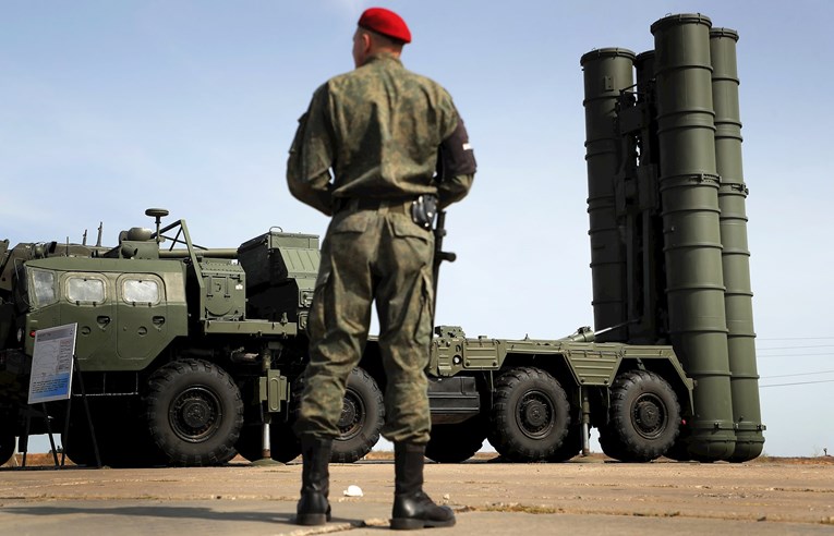 Rusija: Indija želi kupiti još naših raketnih sustava S-400