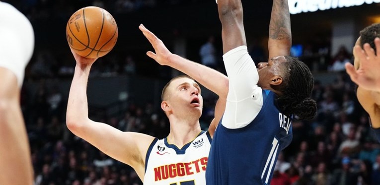 Nestvarni Nikola Jokić do novog triple-doublea već u prvom poluvremenu