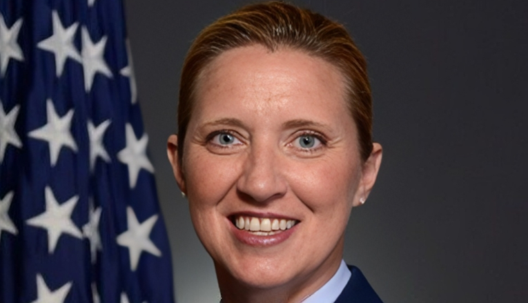 Šefica baze na Grenlandu rekla da stavovi JD Vancea nisu stavovi baze. Smijenjena je