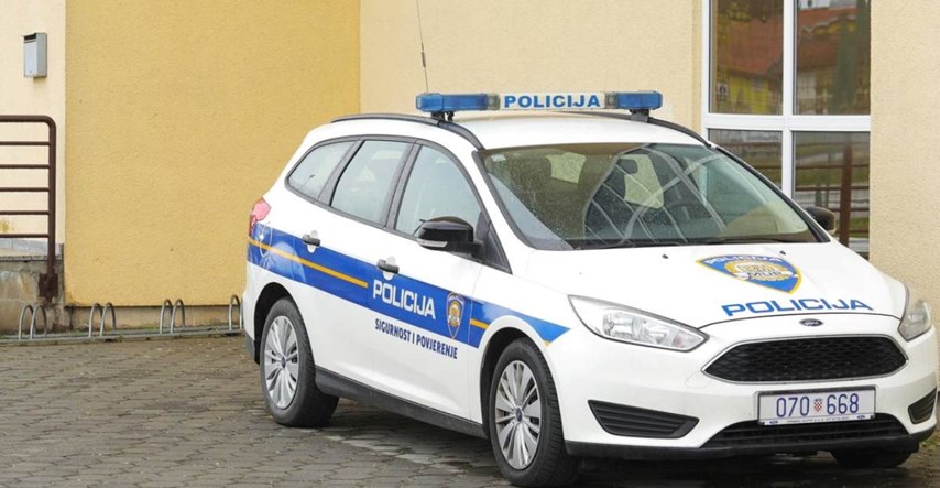 Mladić iz Osijeka pijan vrijeđao policajce, u stanu mu pronašli 6.4 kg marihuane