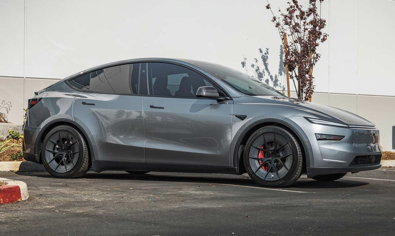 Tesla dobila felgu kakvu bi svi poželjeli. "Otporna" je na ogrebotine od rubnjaka