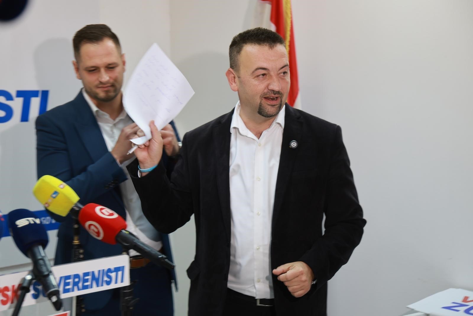 HDZ-ovac: Suverenisti u Vukovaru zovu ljude i govore im za koga treba glasati