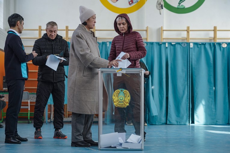 Kazahstanci na referendumu glasali za novi ustav