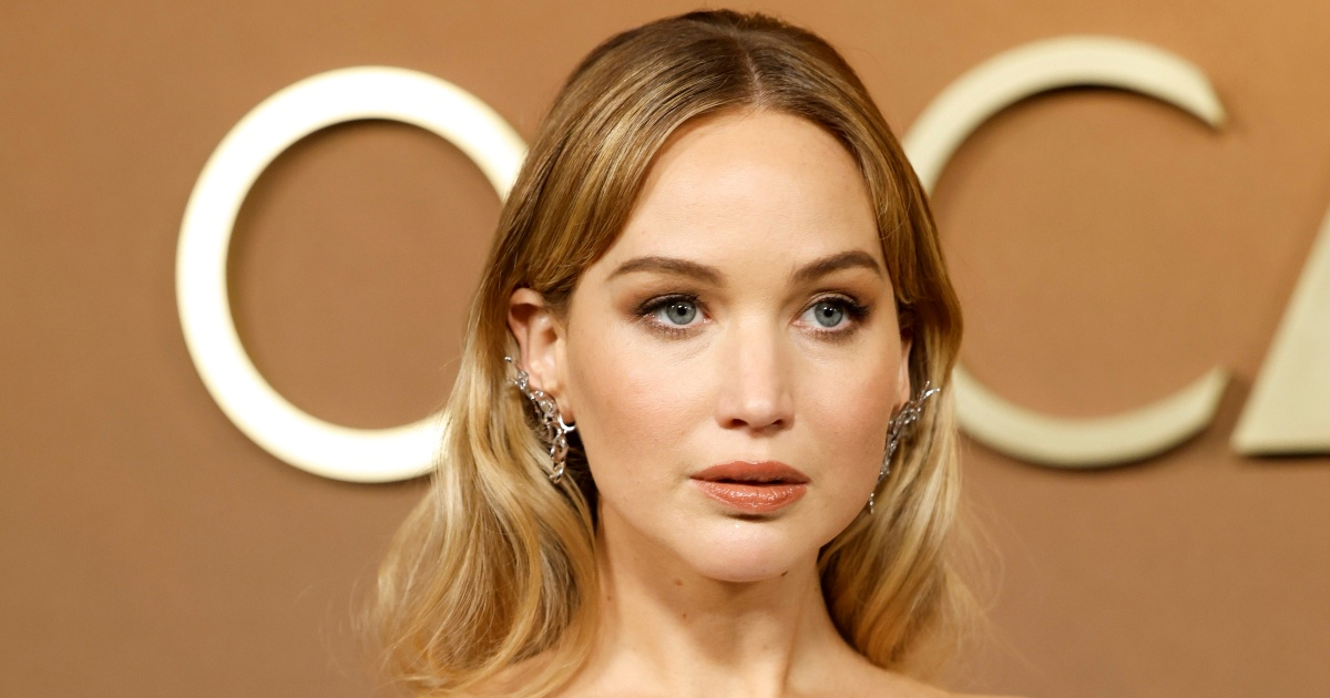 Jennifer Lawrence kaže da je zbog šala Tine Fey i Amy Poehler ponosna što je žena