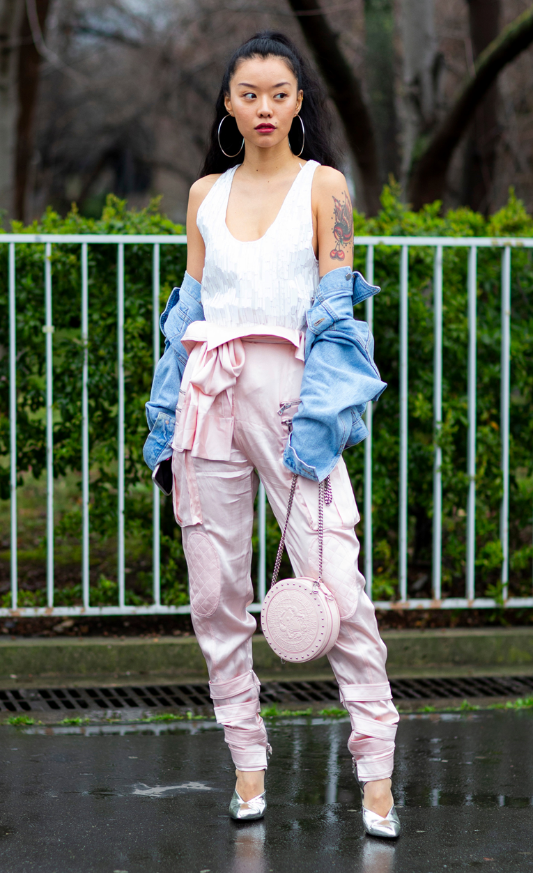 Hlače s preklopom bit će veliki hit proljeća, već su preplavile uličnu modu