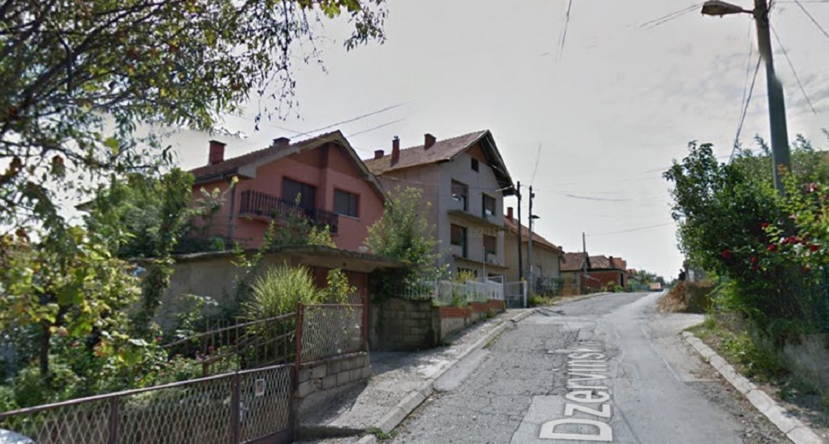U dvorištu u Srbiji ubio zeta i unuka, ranio još dva člana obitelji pa pobjegao