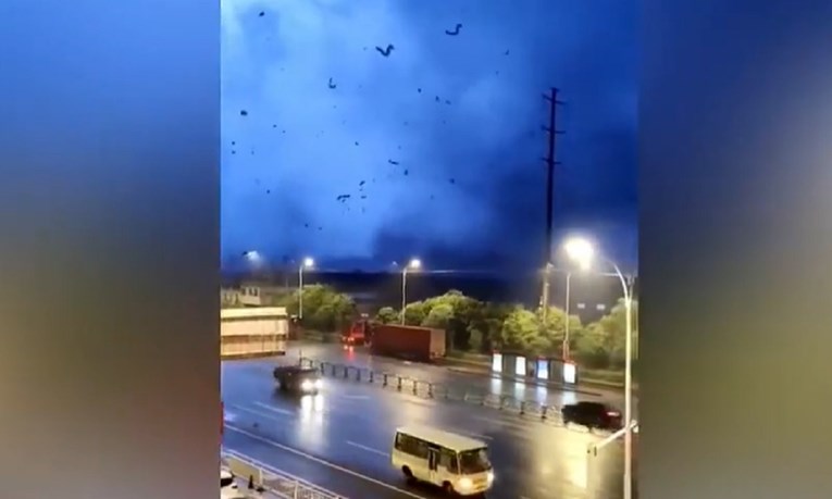 VIDEO Dva tornada u Kini, jedna osoba poginula, više od 60 ozlijeđeno