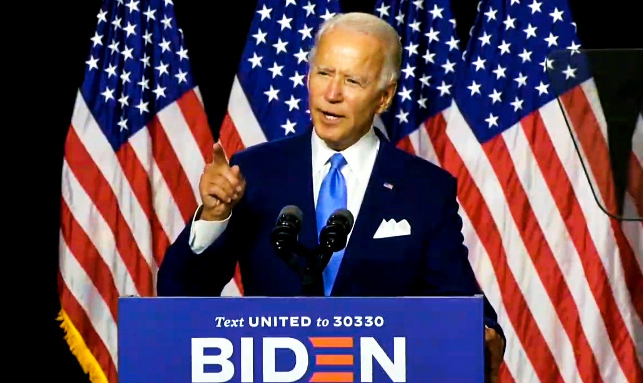 Biden: Uvedimo obvezu nošenja maski tijekom svakog boravka izvan kuće