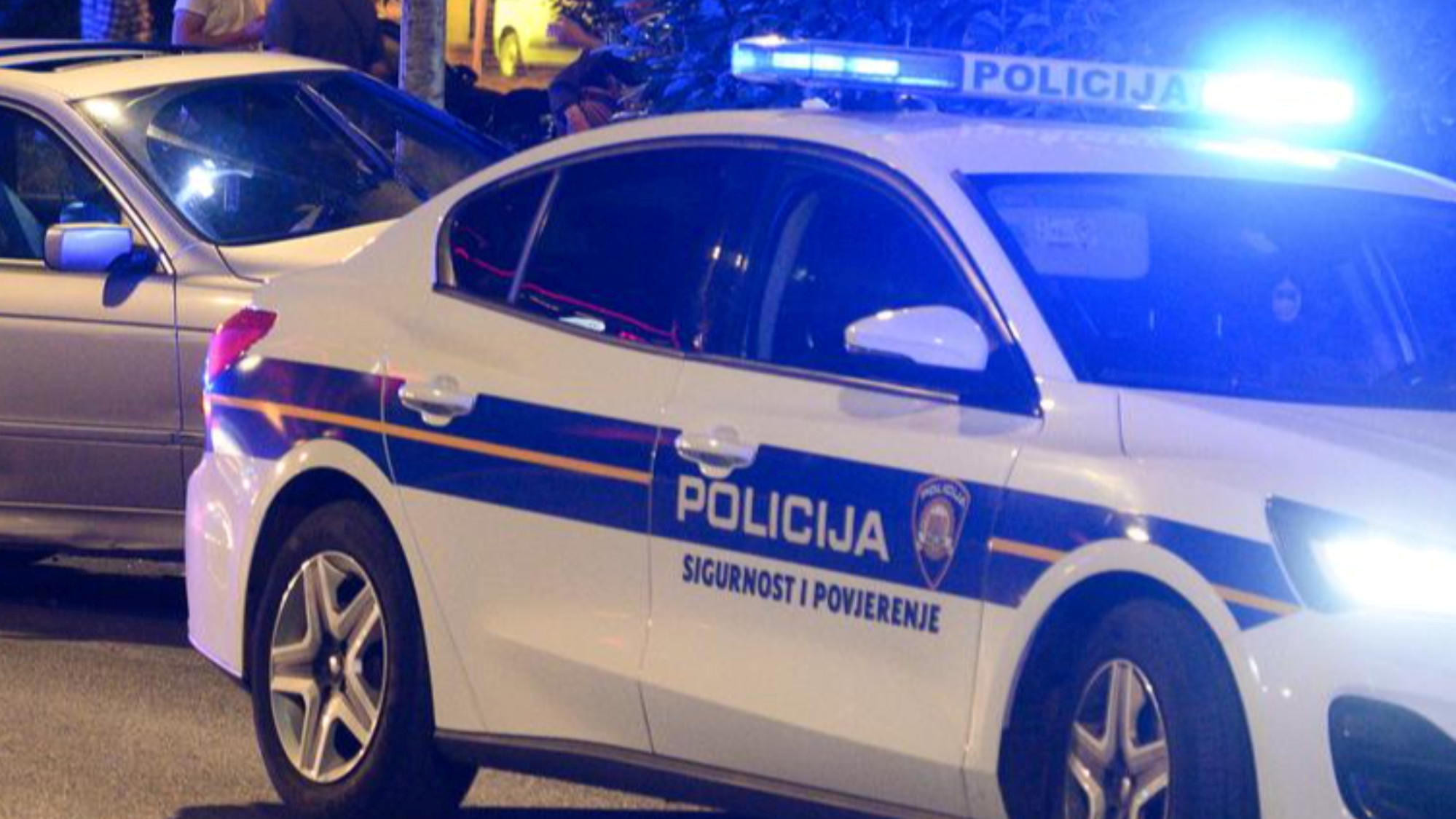 Tinejdžer (17) potpuno pijan izazvao prometnu nesreću. Naravno, nema ni vozačku