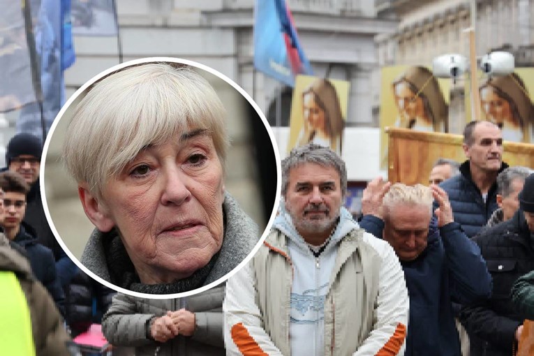 Feministkinja pokrenula peticiju za micanje klečavaca s trgova