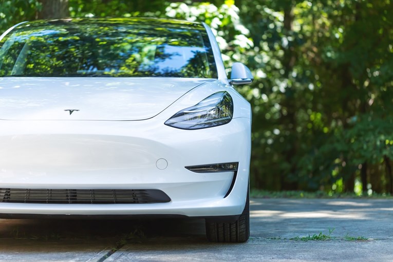 Tesla isporučio prvi električni automobil proizveden u Kini