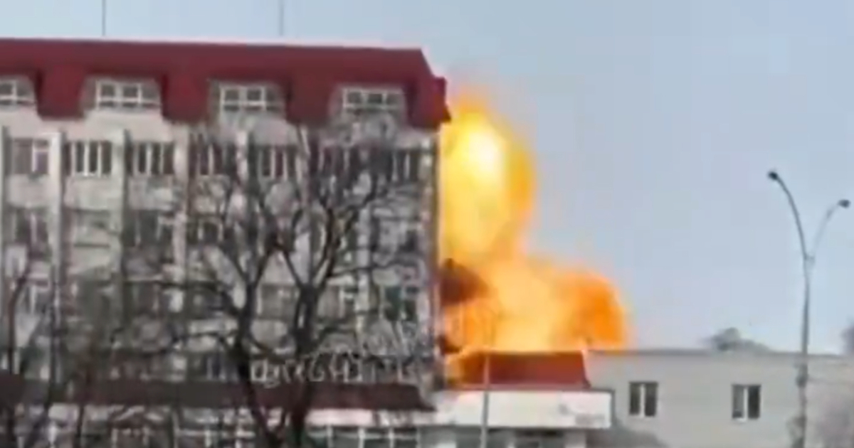 Širi se jeziva snimka: Ruski dron zabija se ravno u stambenu zgradu