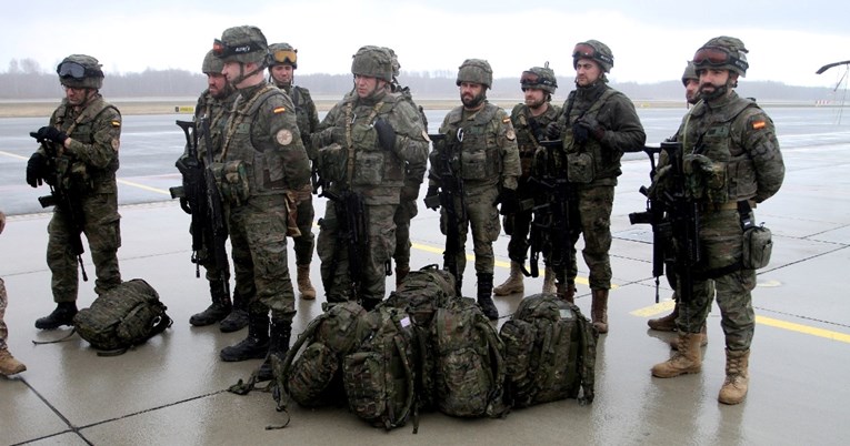 NATO pojačava snage u istočnoj Europi, u Slovačku stižu češki vojnici